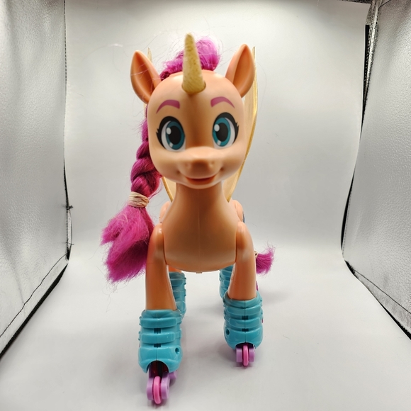 My Little Pony: A New Generation Sing 'N Skate Sunny Starscout Toy - No Mic - Picture 5 of 6